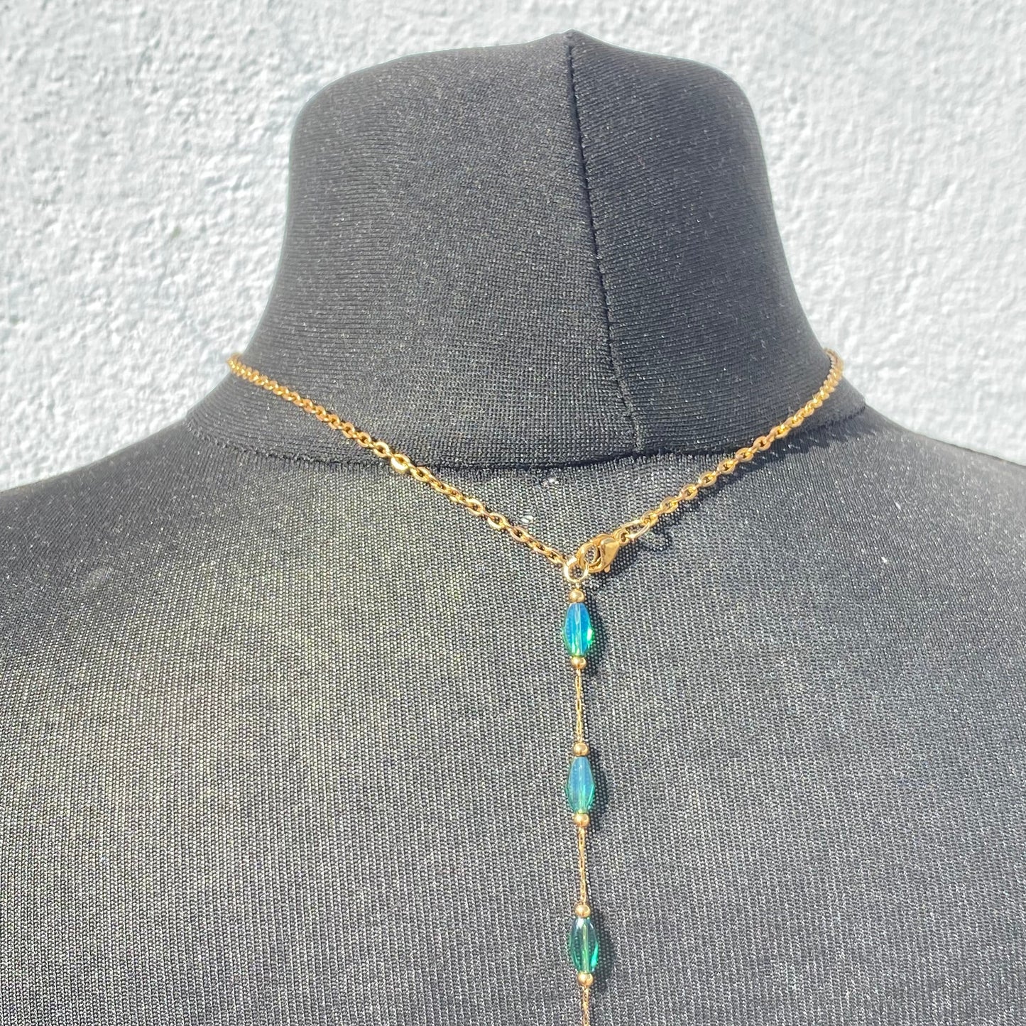 Collier AVA