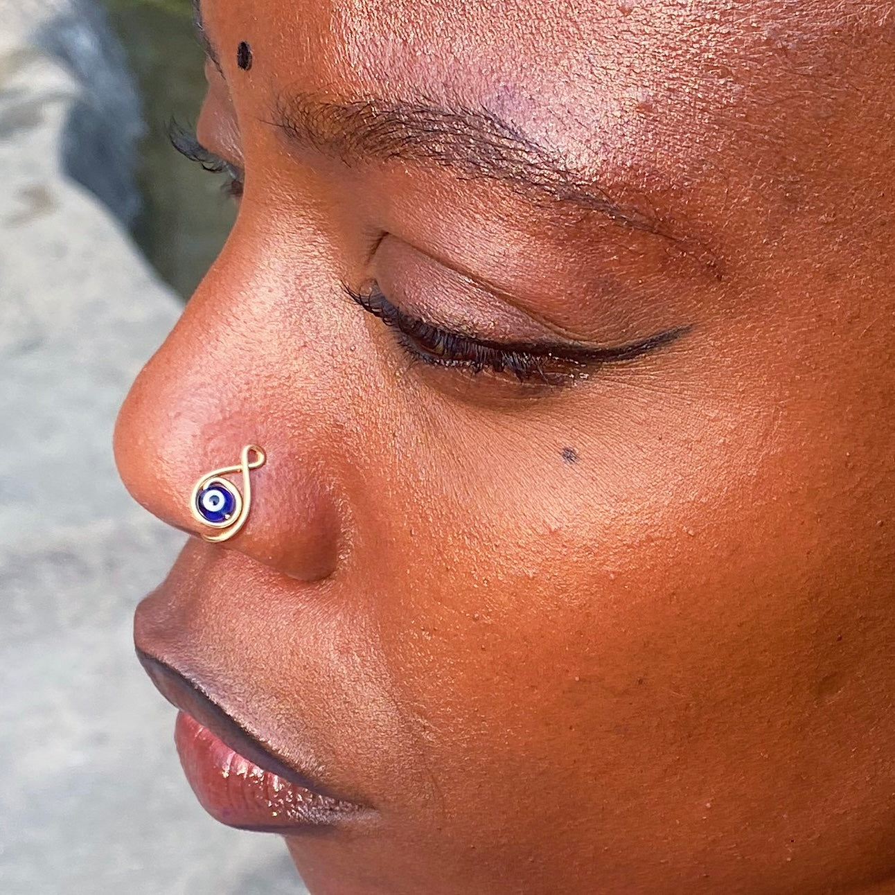 Faux piercing nazar boncuk